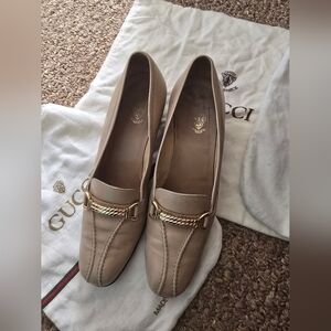 Gucci Vintage Women's Beige Loafers